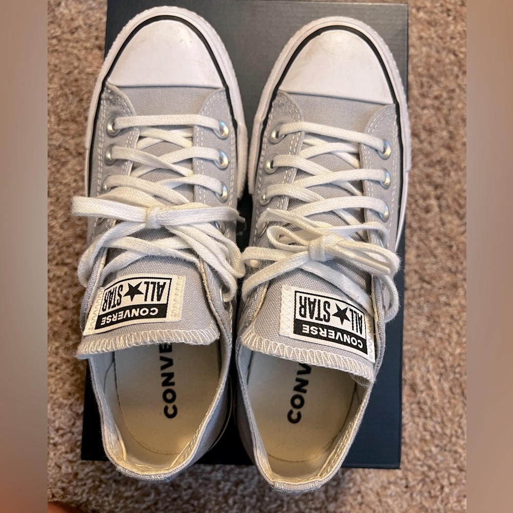 Lightly used Converse Platform Shoe. Light grey, size: 7